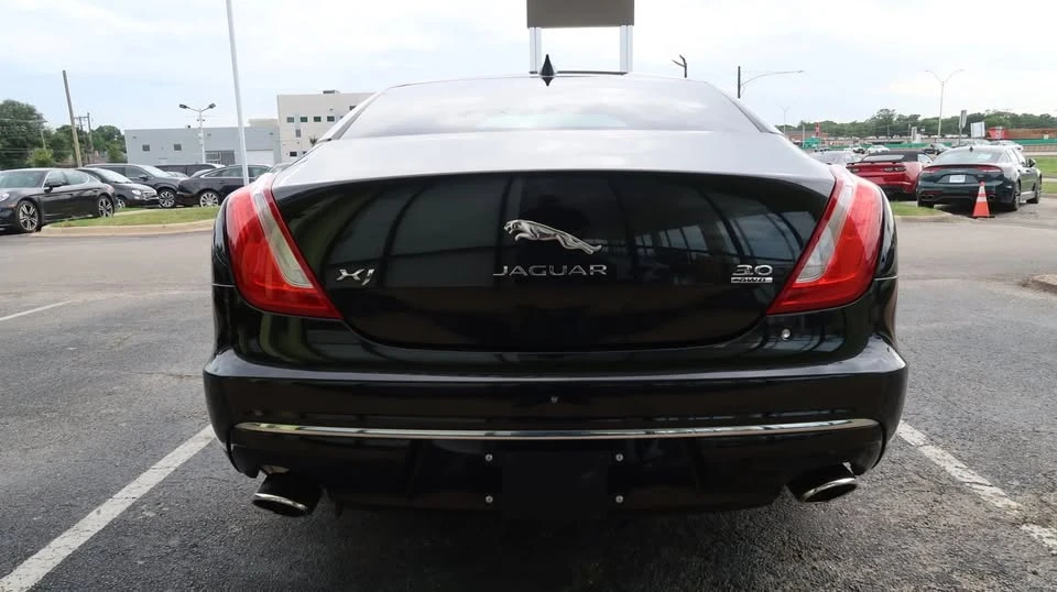 2017 Jaguar X351 XJ - Image 9 of 20