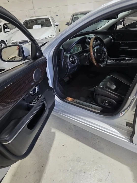 2017 Jaguar X351 XJ - Image 11 of 20