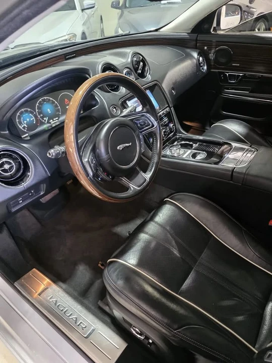 2017 Jaguar X351 XJ - Image 12 of 20