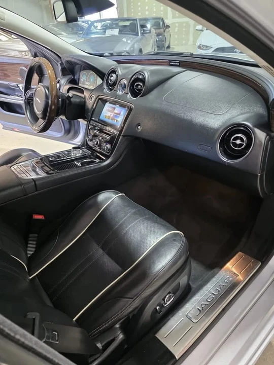 2017 Jaguar X351 XJ - Image 15 of 20