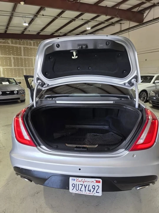 2017 Jaguar X351 XJ - Image 10 of 20