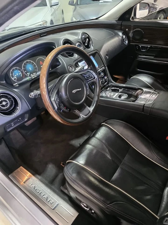 2017 Jaguar X351 XJ - Image 12 of 20