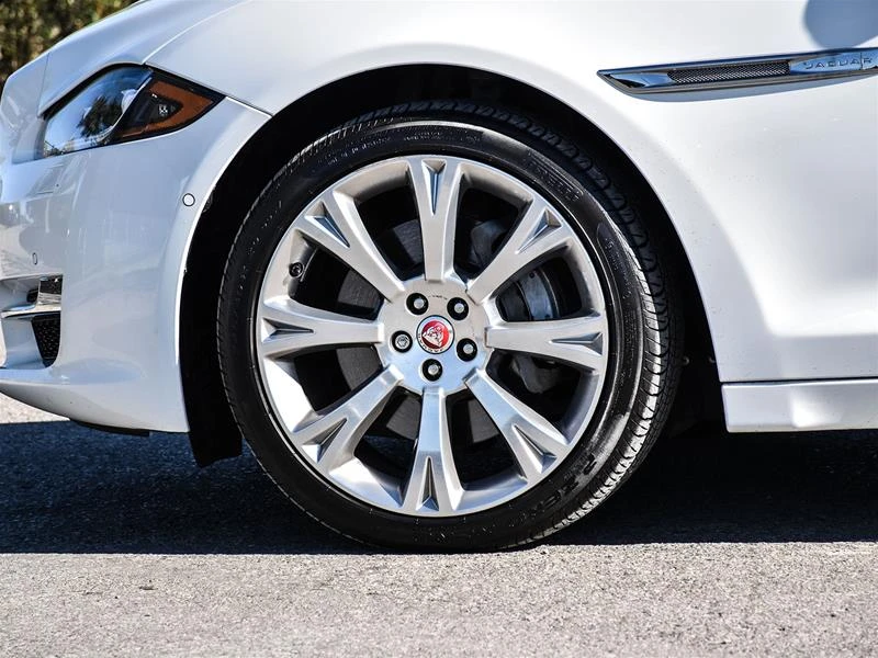 2017 Jaguar X351 XJ - Image 5 of 10