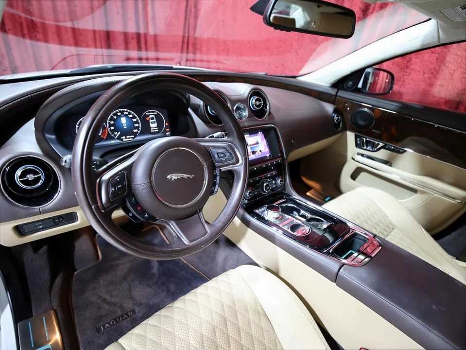 2017 Jaguar X351 XJ - Image 10 of 18