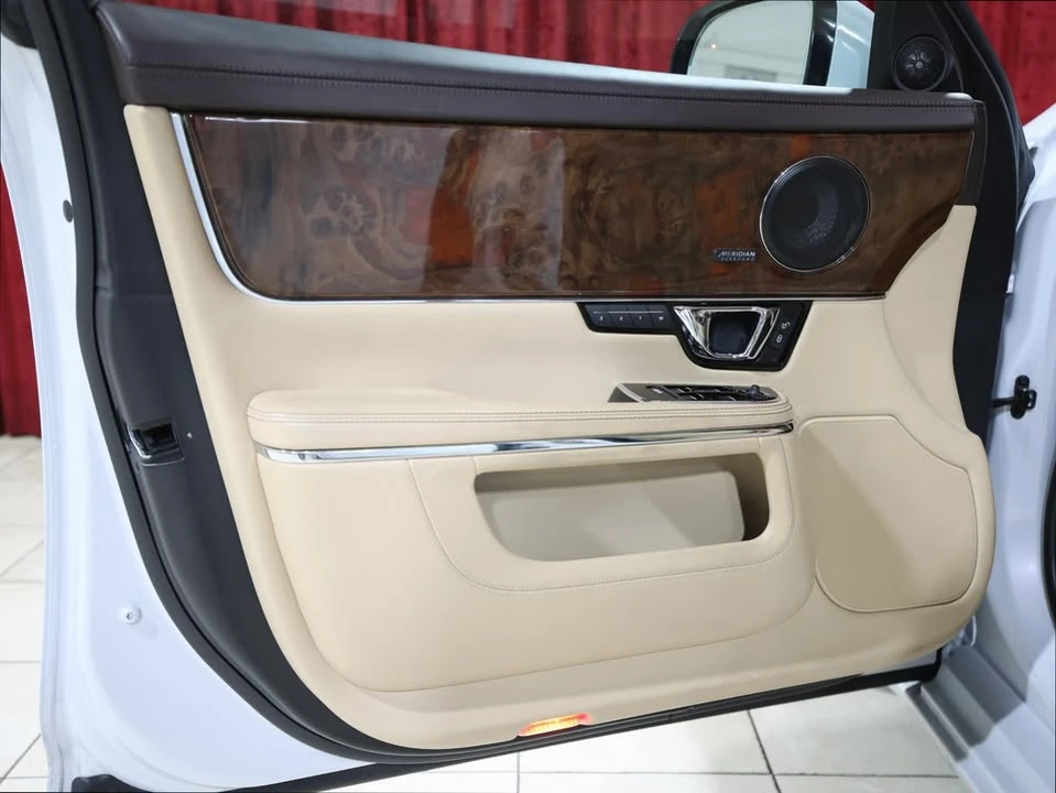 2017 Jaguar X351 XJ - Image 9 of 18