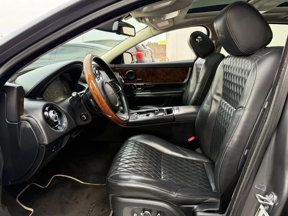 2017 Jaguar X351 XJ - Image 3 of 3