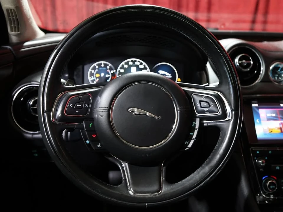 2017 Jaguar X351 XJ - Image 14 of 17