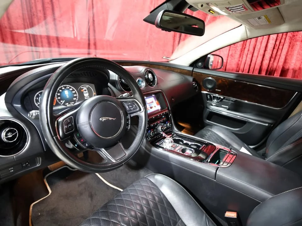 2017 Jaguar X351 XJ - Image 10 of 17