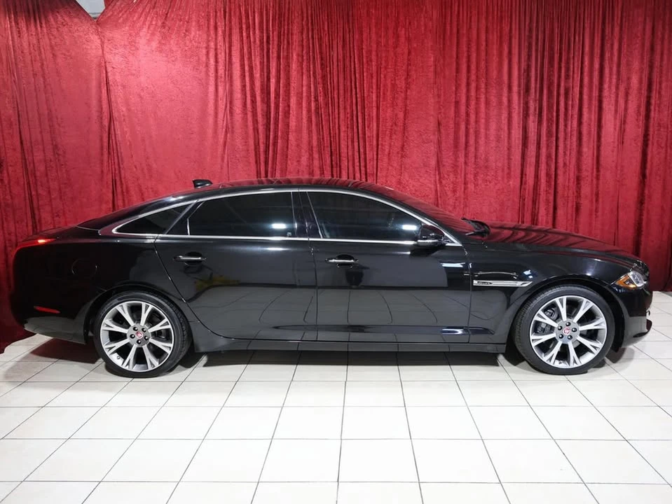 2017 Jaguar X351 XJ - Image 5 of 17