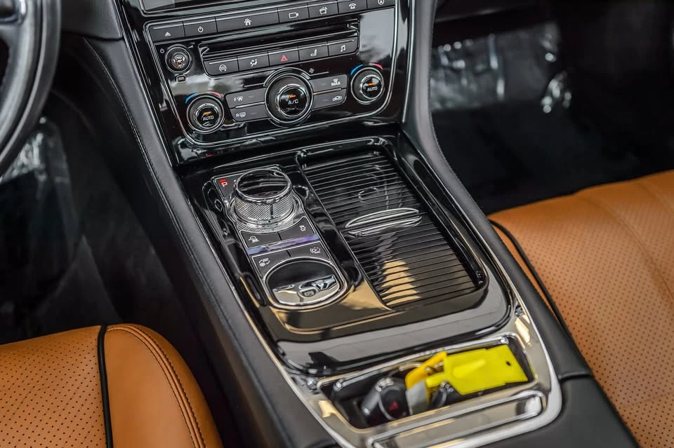 2017 Jaguar X351 XJ - Image 11 of 20