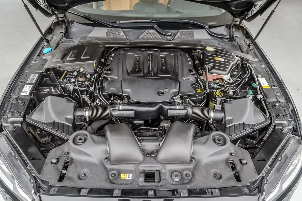 2017 Jaguar X351 XJ - Image 6 of 20