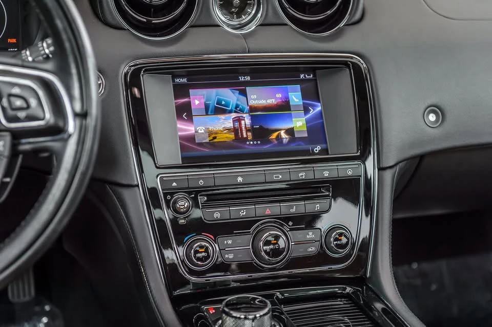 2017 Jaguar X351 XJ - Image 10 of 20