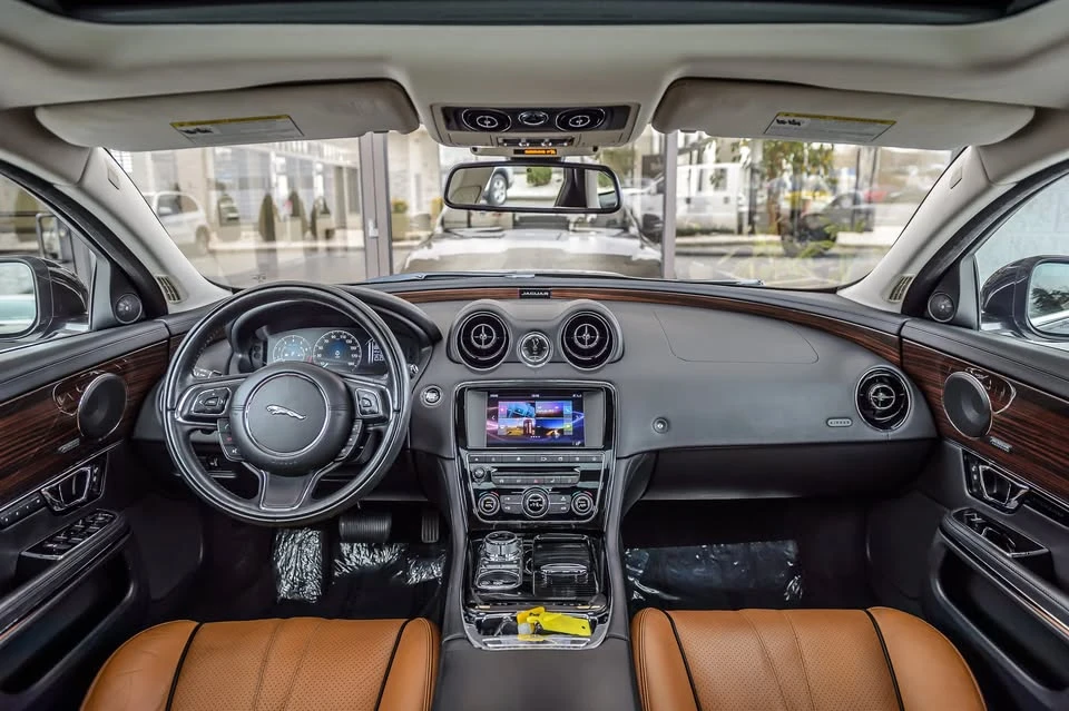 2017 Jaguar X351 XJ - Image 2 of 20