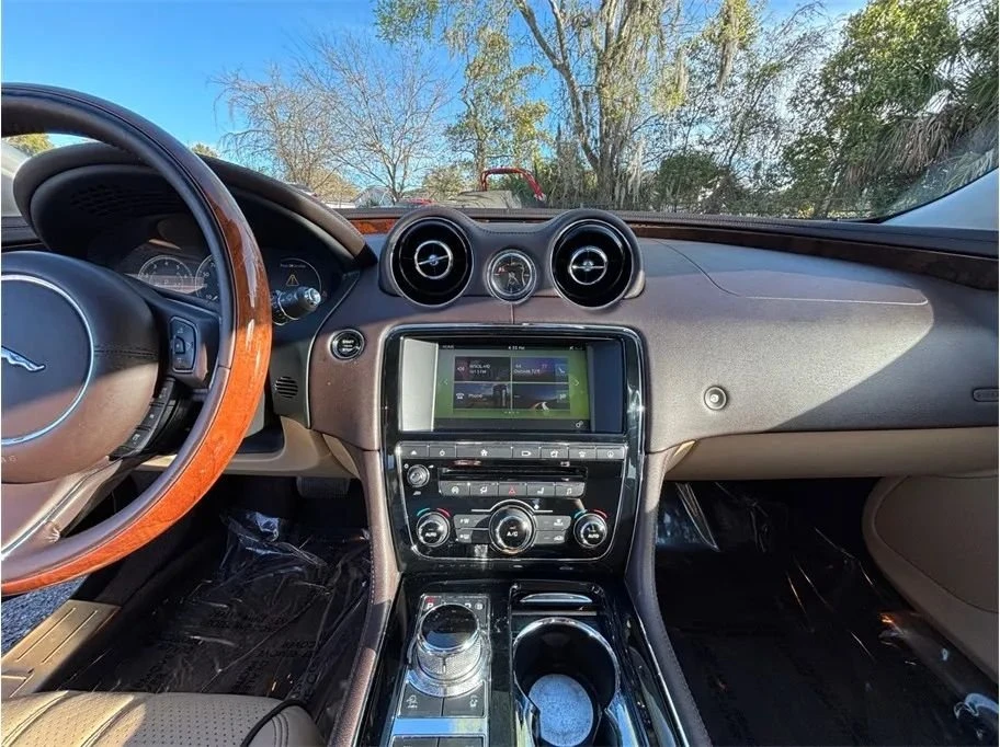 2017 Jaguar X351 XJ - Image 11 of 20