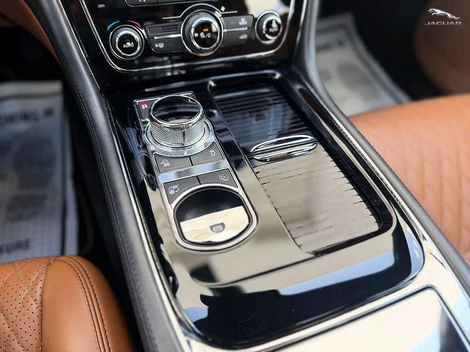 2017 Jaguar X351 XJ - Image 10 of 20