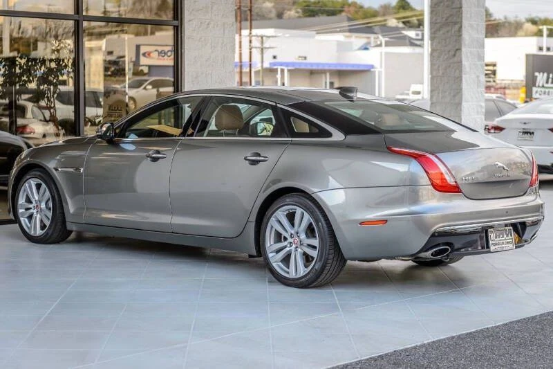 2017 Jaguar X351 XJ - Image 4 of 17