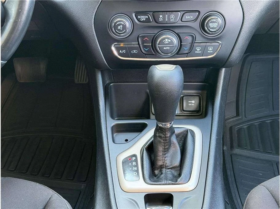 2017 Jeep KL Cherokee - Image 15 of 21