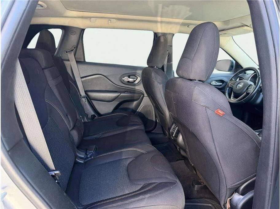 2017 Jeep KL Cherokee - Image 18 of 21