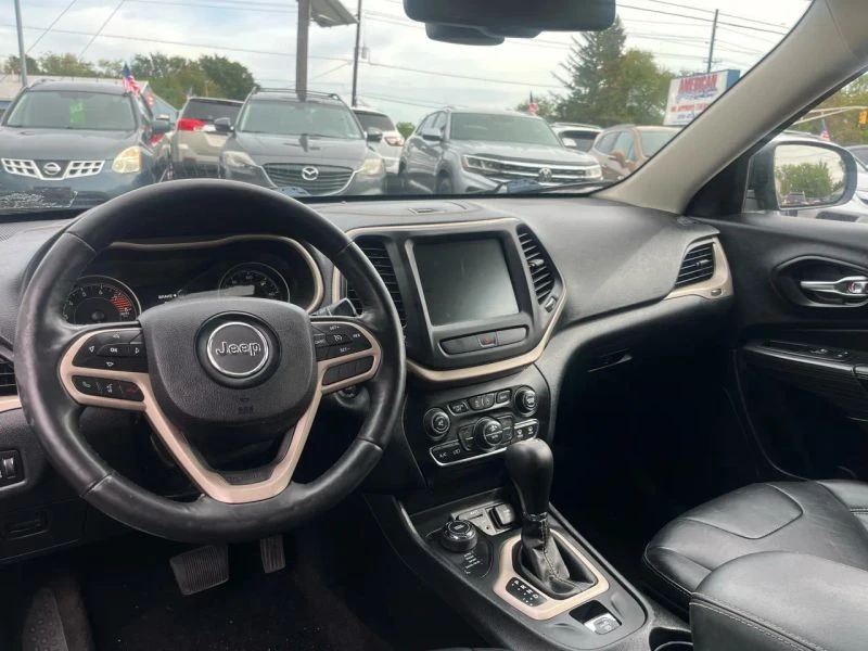 2017 Jeep KL Cherokee - Image 9 of 12
