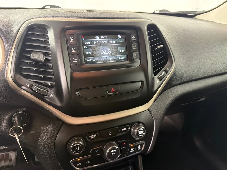 2017 Jeep KL Cherokee - Image 15 of 26