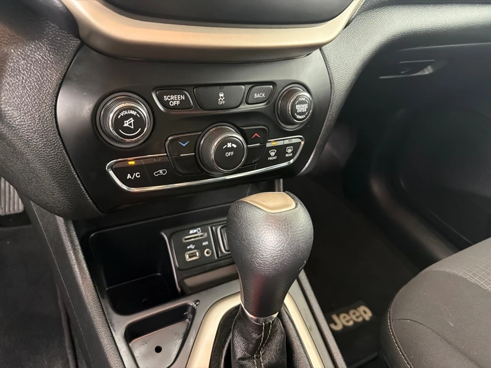 2017 Jeep KL Cherokee - Image 17 of 26