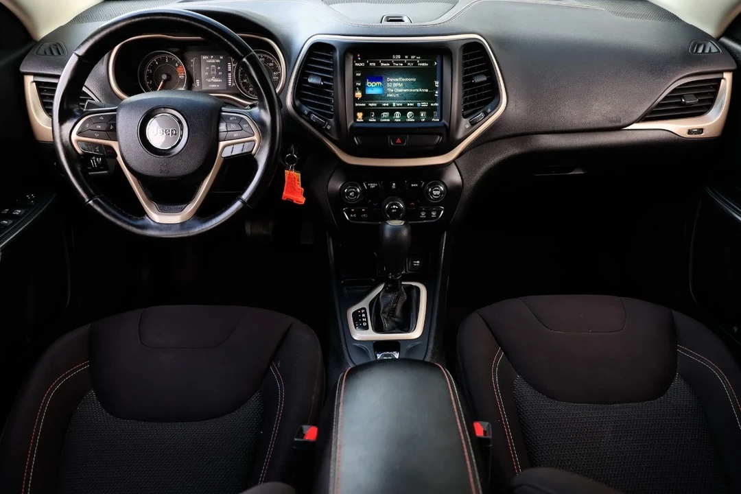 2017 Jeep KL Cherokee - Image 2 of 12