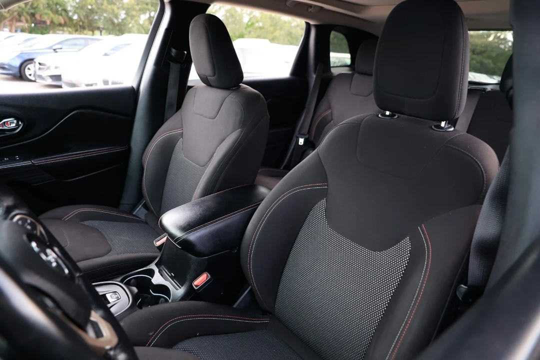 2017 Jeep KL Cherokee - Image 6 of 12