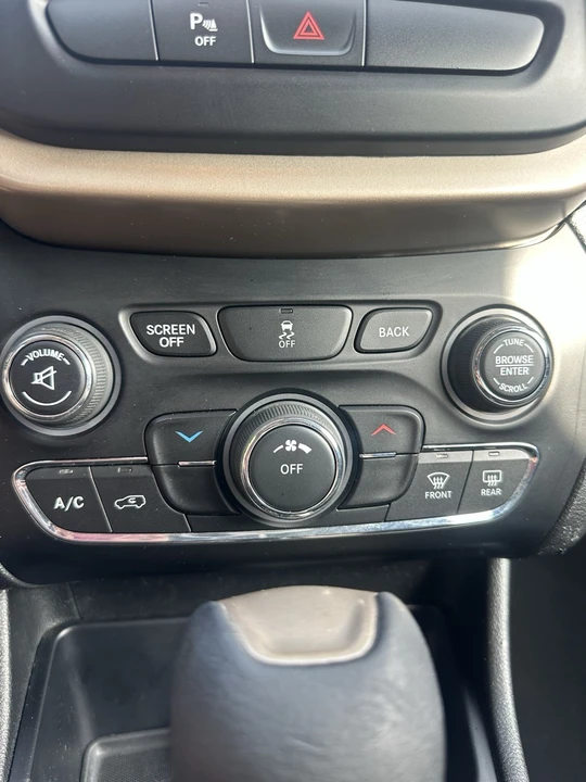 2017 Jeep KL Cherokee - Image 13 of 22