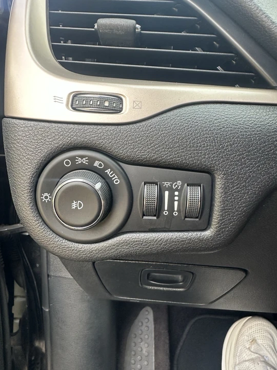 2017 Jeep KL Cherokee - Image 11 of 22