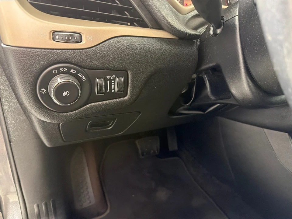 2017 Jeep KL Cherokee - Image 13 of 26
