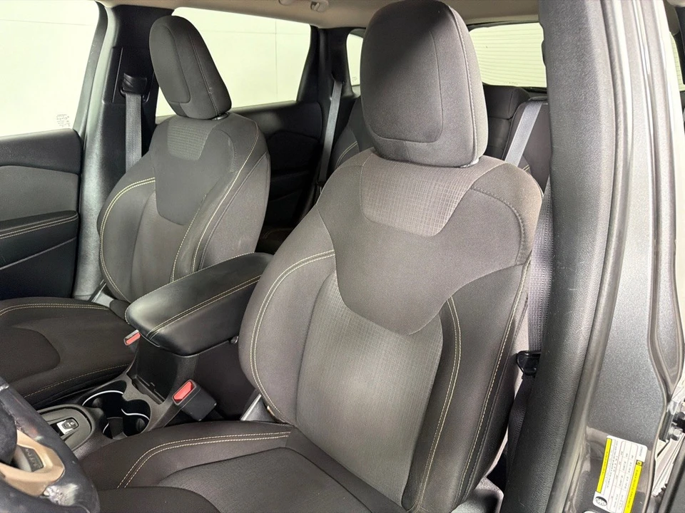 2017 Jeep KL Cherokee - Image 12 of 26