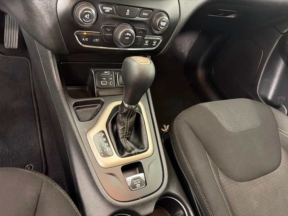 2017 Jeep KL Cherokee - Image 17 of 26