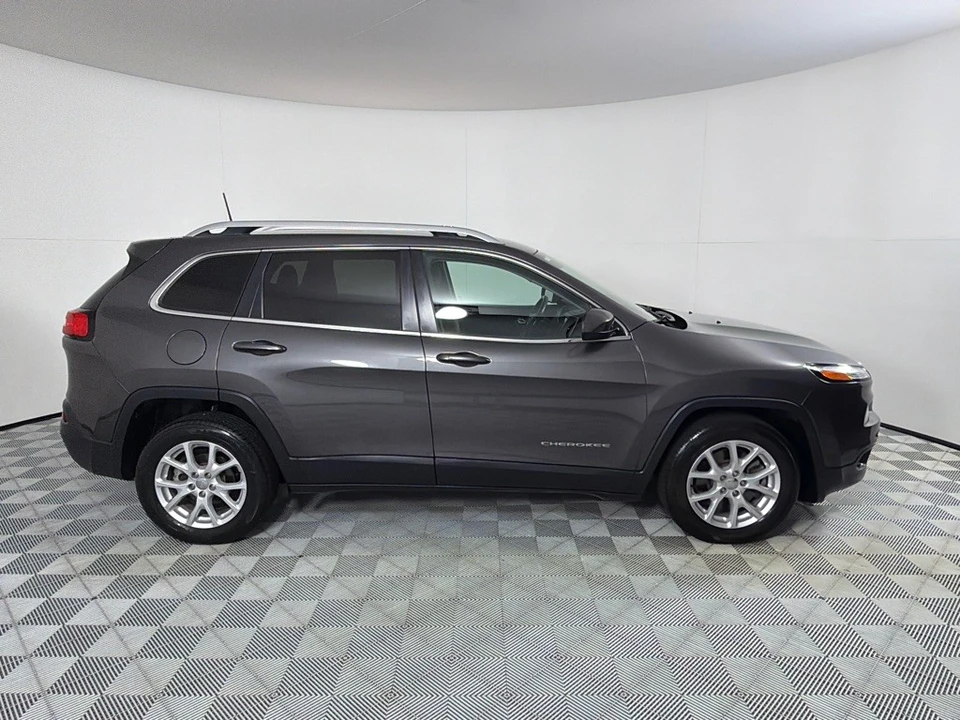2017 Jeep KL Cherokee - Image 4 of 26