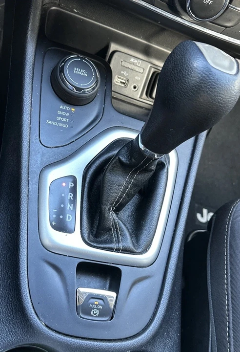 2017 Jeep KL Cherokee - Image 8 of 22