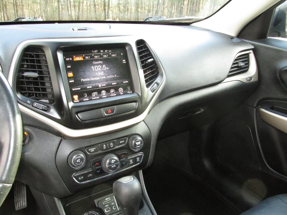 2017 Jeep KL Cherokee - Image 18 of 21