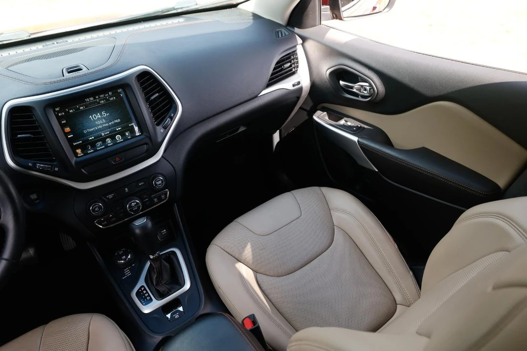 2017 Jeep KL Cherokee - Image 22 of 31