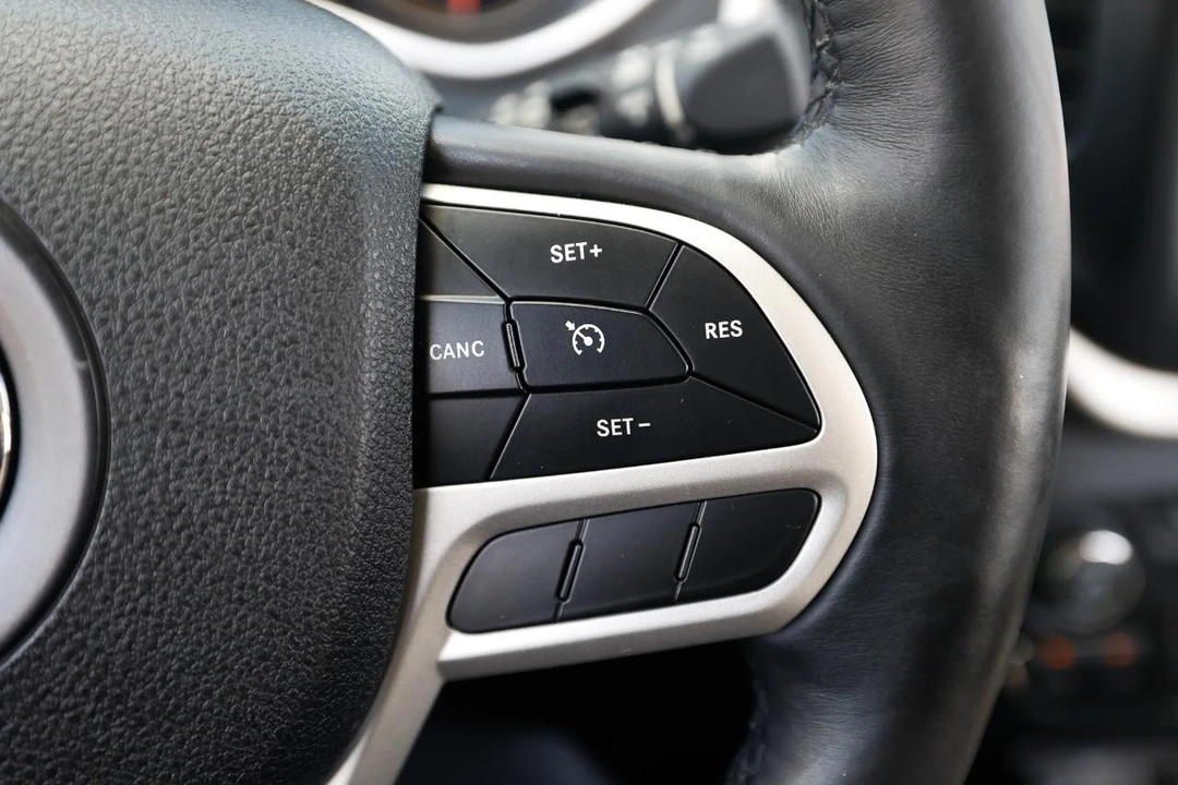 2017 Jeep KL Cherokee - Image 26 of 31