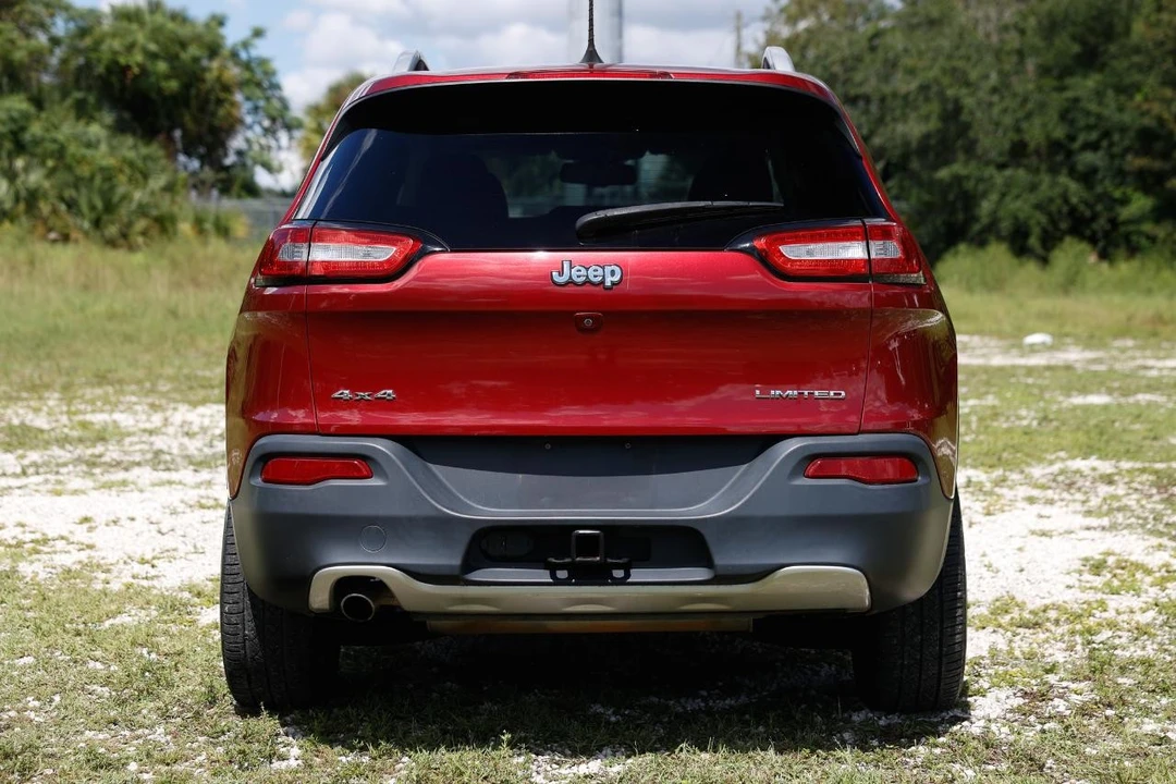 2017 Jeep KL Cherokee - Image 7 of 31