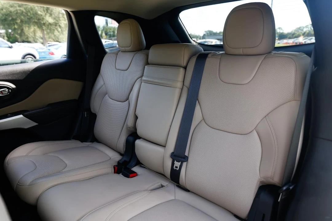 2017 Jeep KL Cherokee - Image 8 of 31