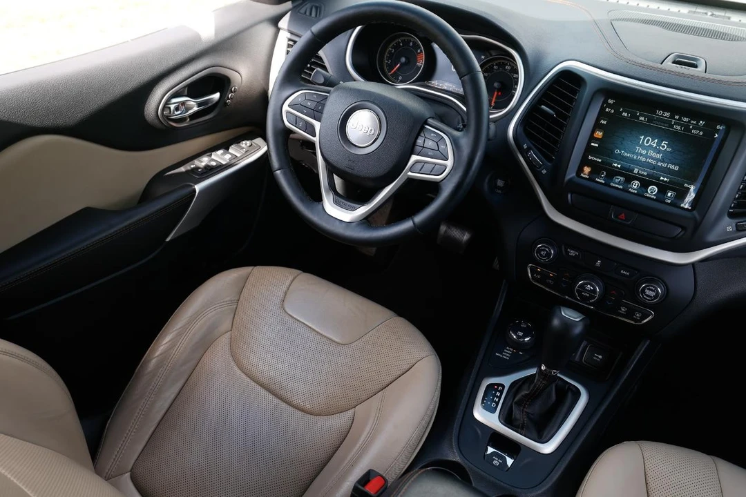 2017 Jeep KL Cherokee - Image 21 of 31