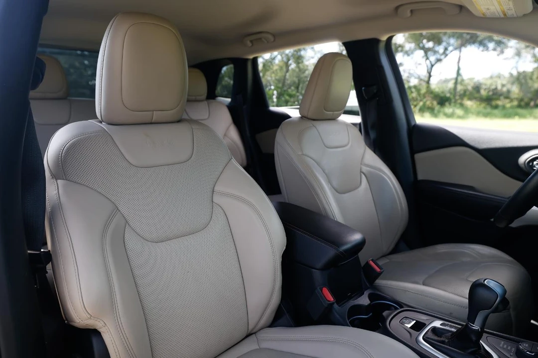 2017 Jeep KL Cherokee - Image 16 of 31