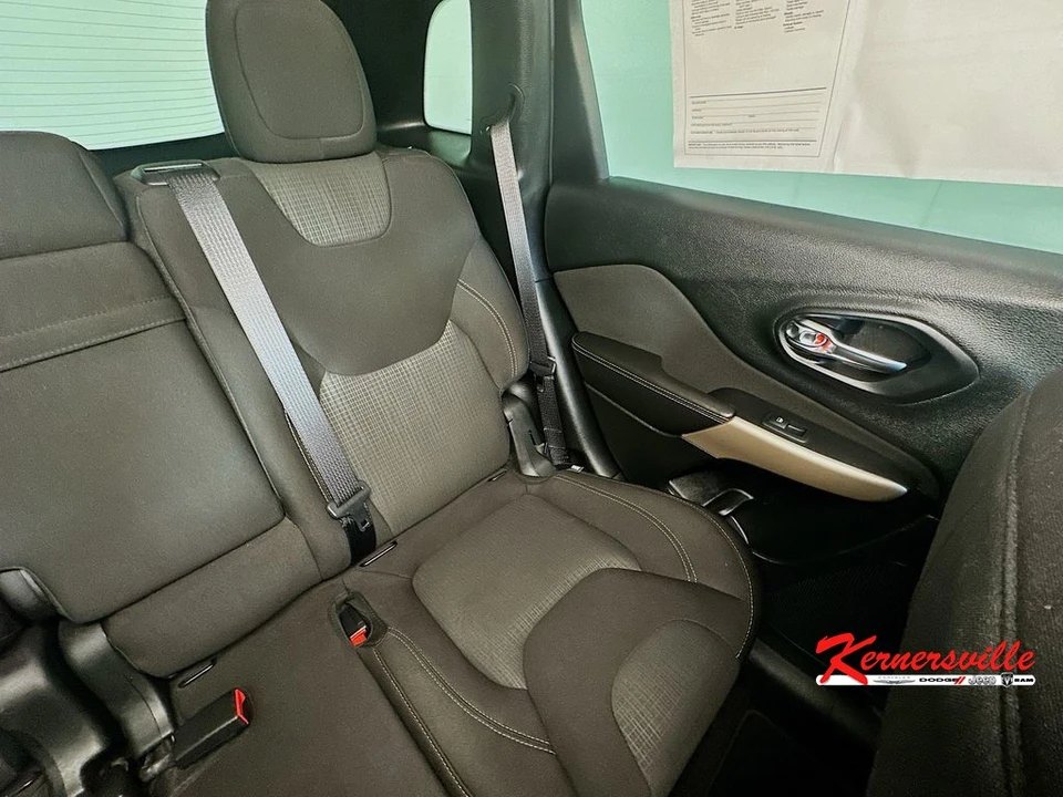 2017 Jeep KL Cherokee - Image 14 of 21