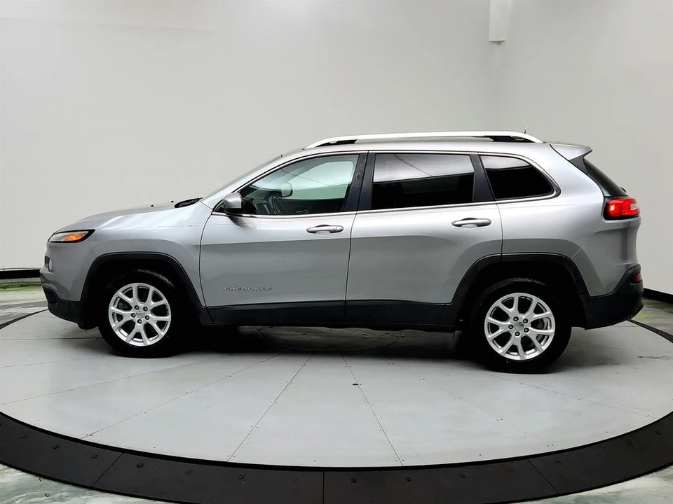 2017 Jeep KL Cherokee - Image 8 of 12