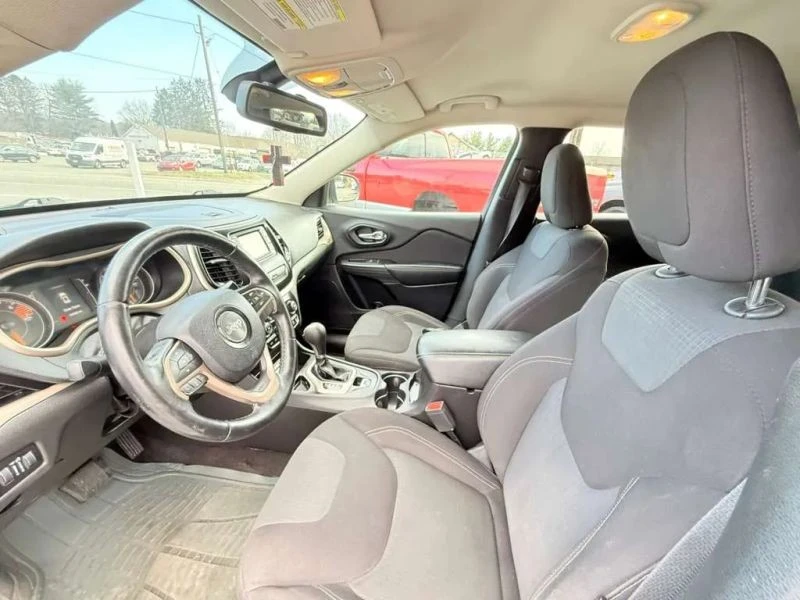 2017 Jeep KL Cherokee - Image 10 of 12