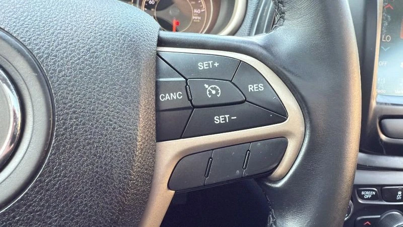 2017 Jeep KL Cherokee - Image 11 of 12