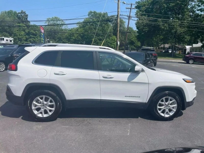 2017 Jeep KL Cherokee - Image 2 of 12