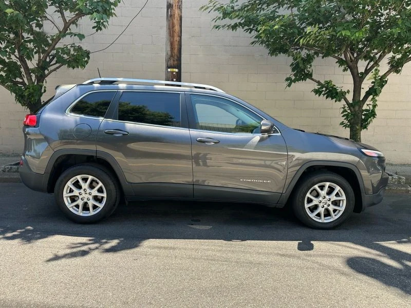 2017 Jeep KL Cherokee - Image 8 of 12