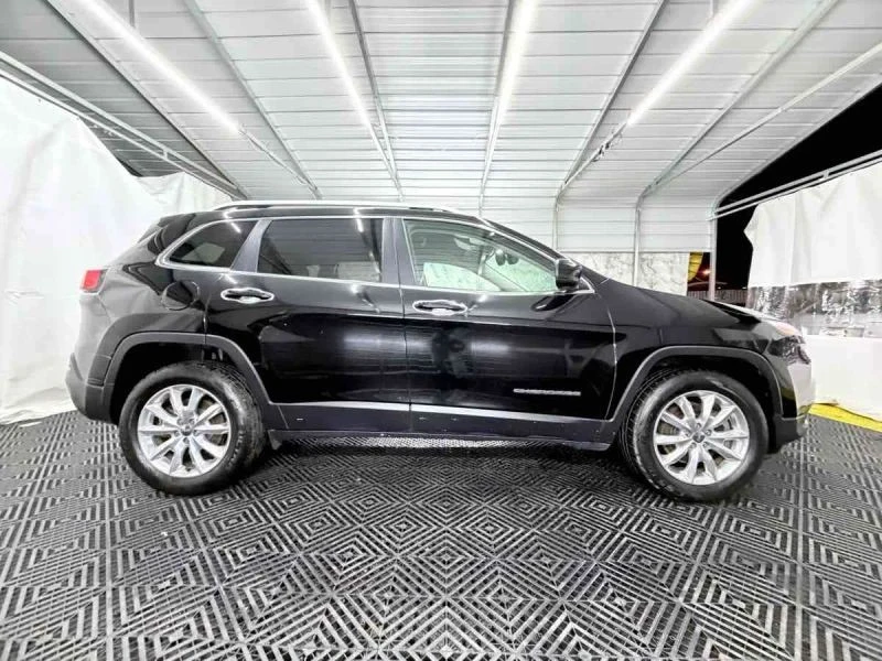 2017 Jeep KL Cherokee - Image 8 of 12