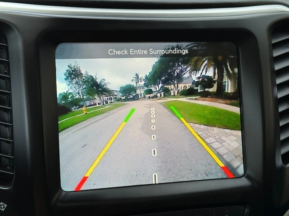 2017 Jeep KL Cherokee - Image 15 of 24