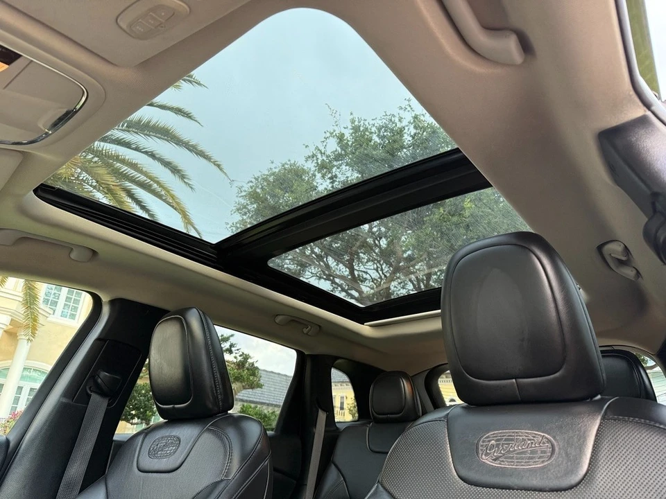 2017 Jeep KL Cherokee - Image 11 of 24